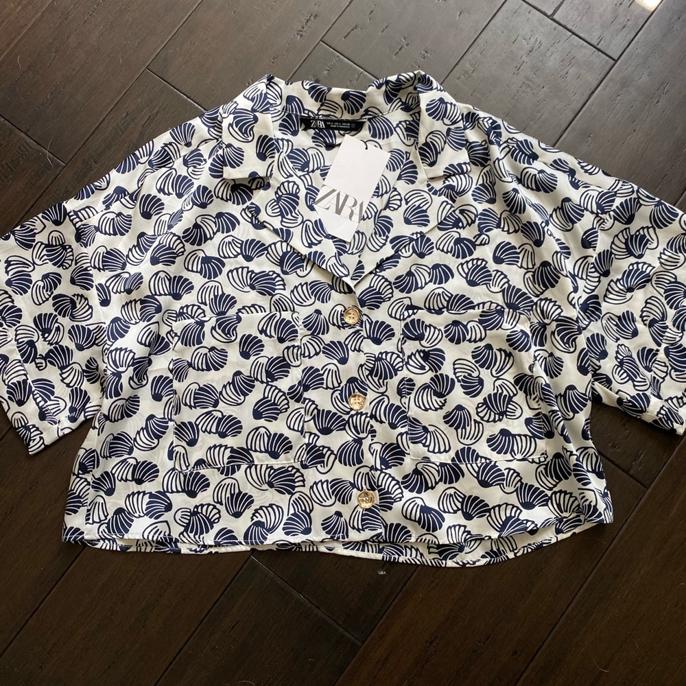 NWT ZARA White Blue Shell Print Cropped Button Down